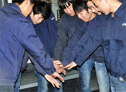 齊心協(xié)力，共同進(jìn)步