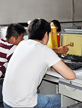 設(shè)計(jì)師與客戶(hù)溝通